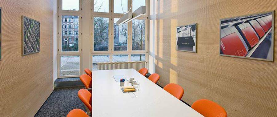 Acoustic wall solution meeting room